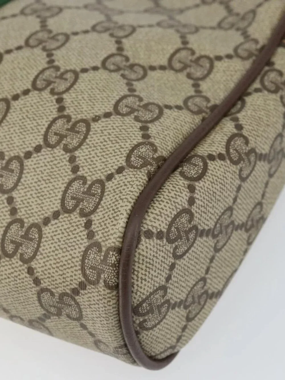Gucci brand	gucci color	beige